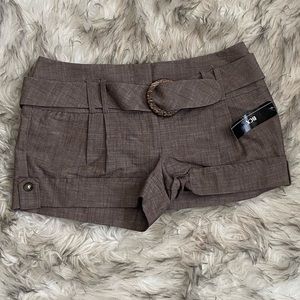 Shorts w/Loop Belt